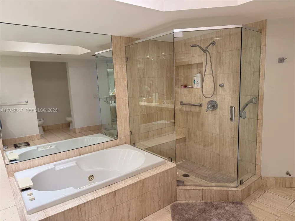 21205 Yacht Club Dr #1201 Aventura, FL 33180