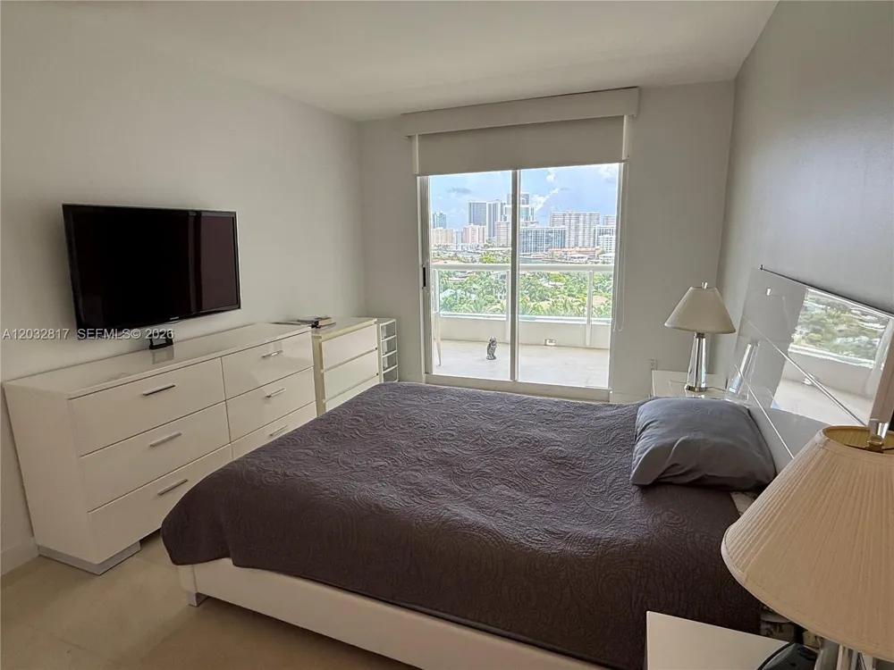 21205 Yacht Club Dr #1201 Aventura, FL 33180