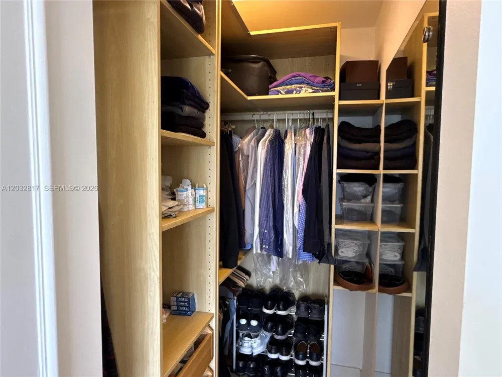 21205 Yacht Club Dr #1201 Aventura, FL 33180