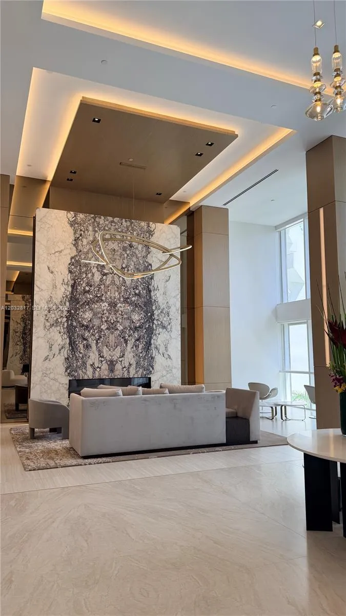 21205 Yacht Club Dr #1201 Aventura, FL 33180