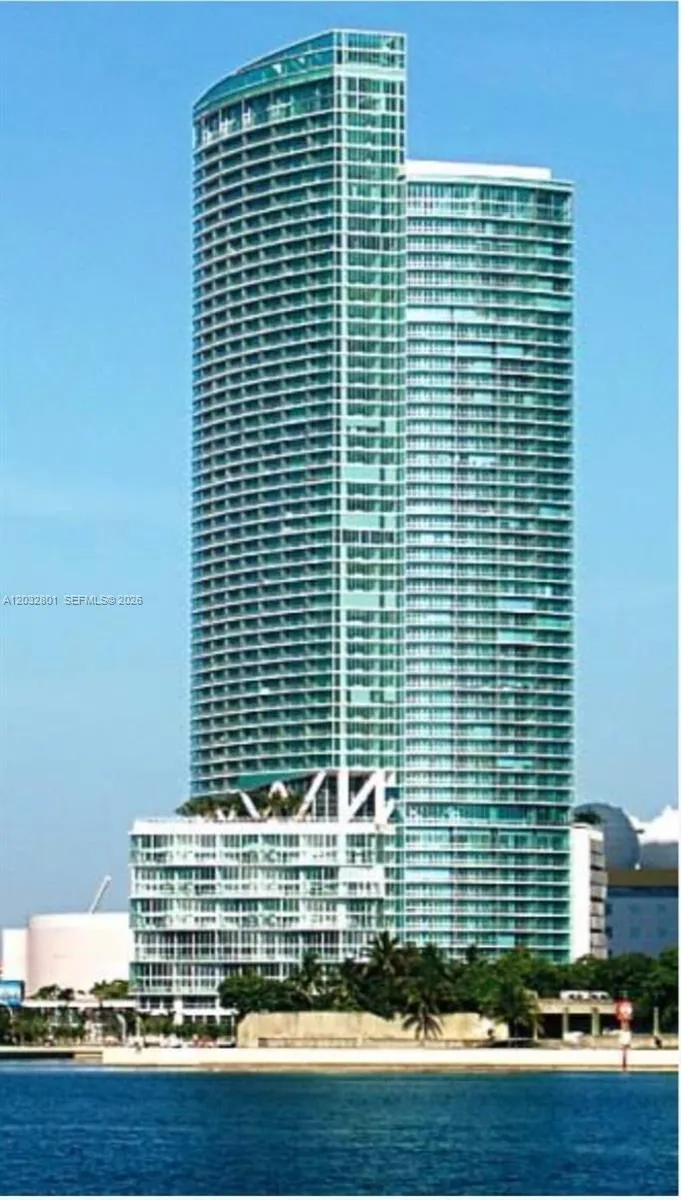 888 Biscayne Blvd #5107 Miami, FL 33132