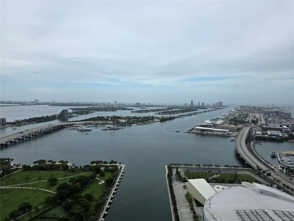 888 Biscayne Blvd #5107 Miami, FL 33132
