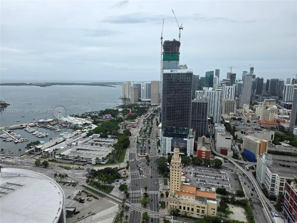 888 Biscayne Blvd #5107 Miami, FL 33132