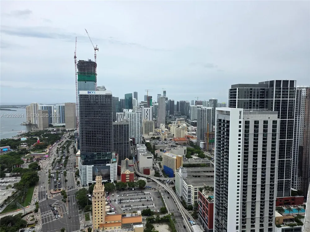 888 Biscayne Blvd #5107 Miami, FL 33132