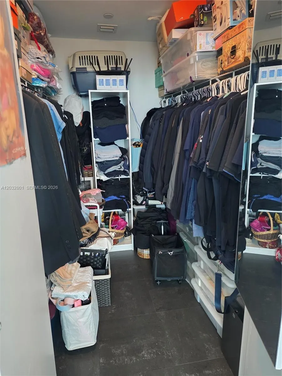 888 Biscayne Blvd #5107 Miami, FL 33132