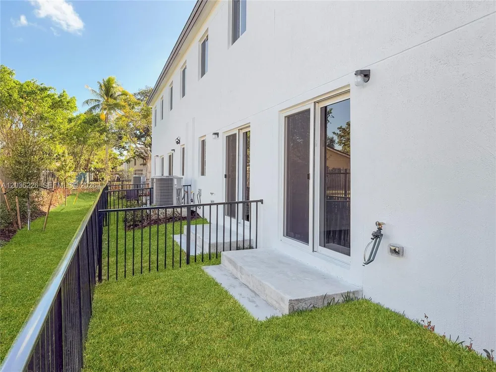 3770 SW 50th Ave #3770 Pembroke Park, FL 33023