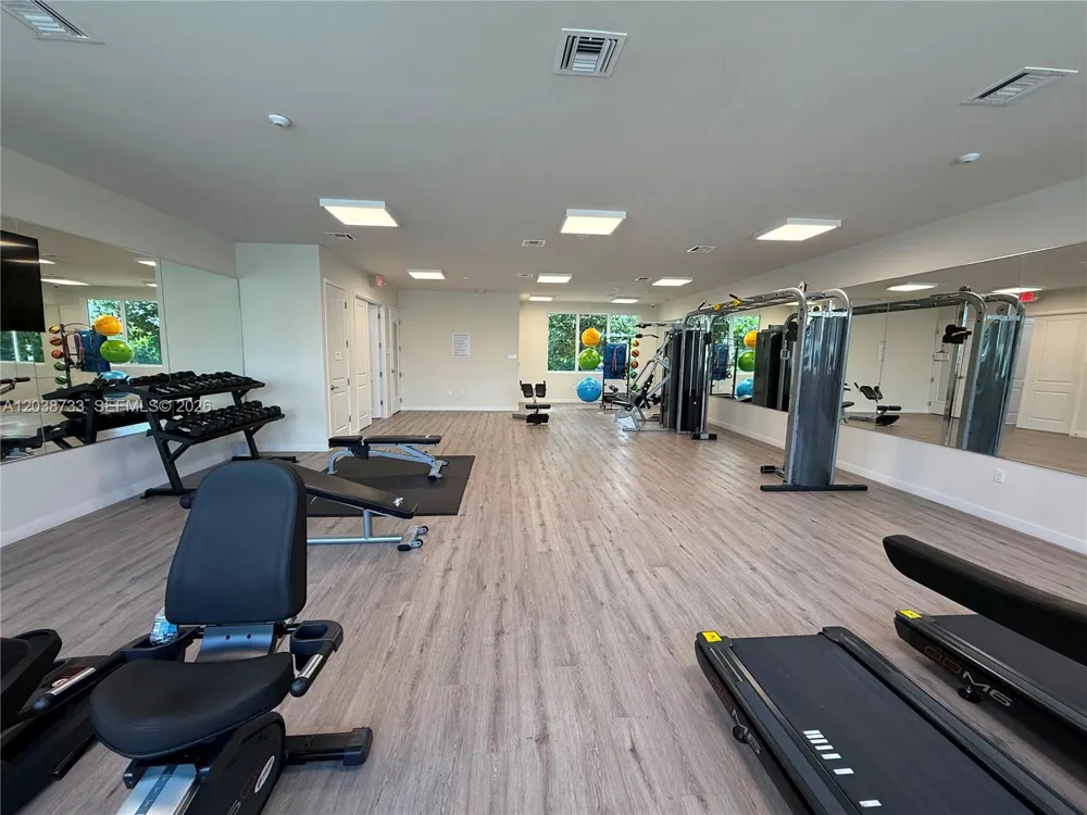 610 NE 2nd St #305 Dania Beach, FL 33004