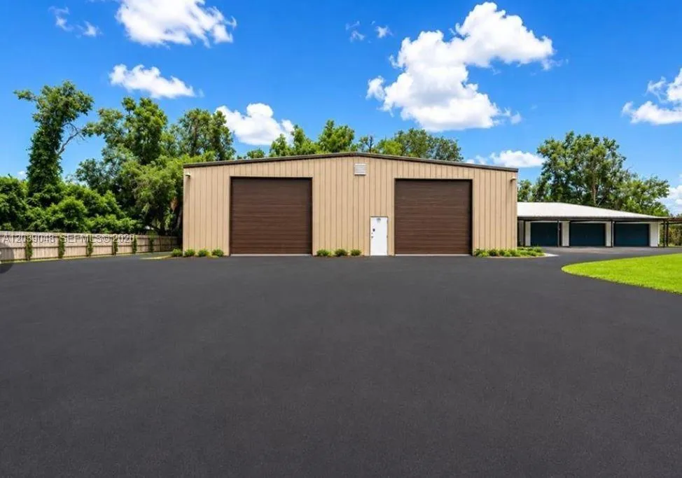27255 HICKORY HILL Other City - In The State Of Florida, FL 34602