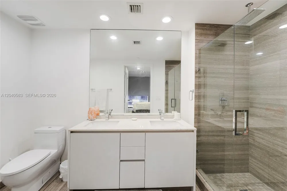 1010 Brickell Ave #3007 Miami, FL 33131