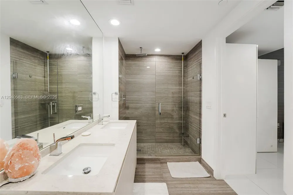 1010 Brickell Ave #3007 Miami, FL 33131