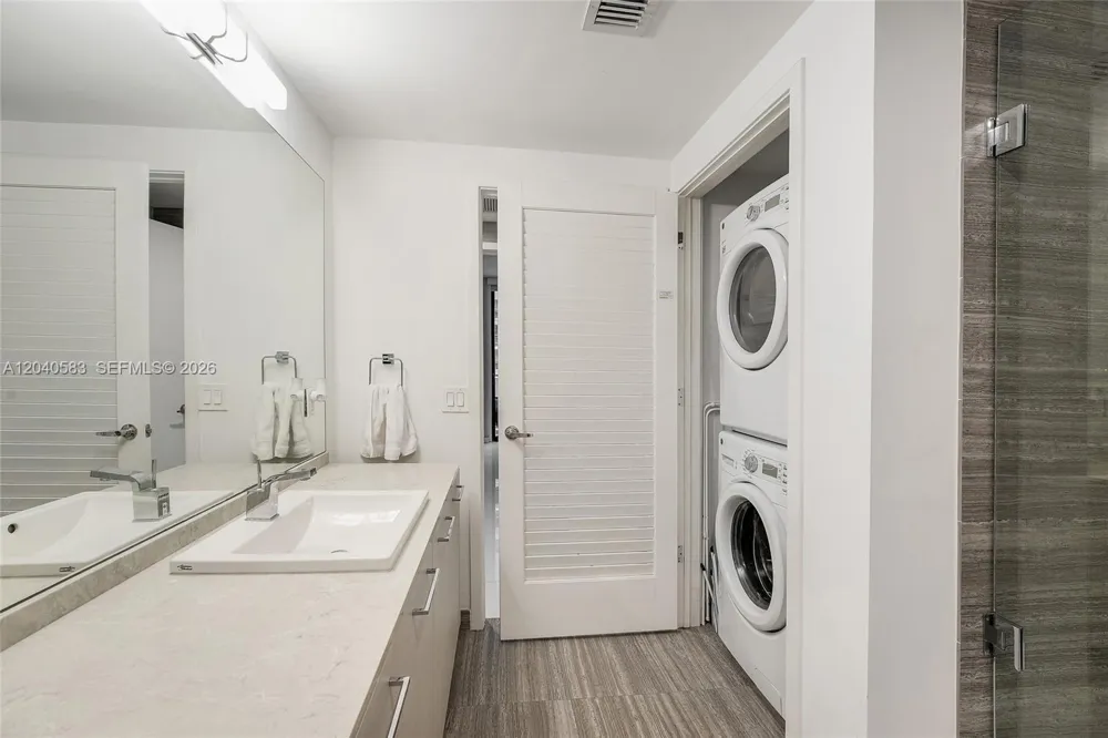 1010 Brickell Ave #3007 Miami, FL 33131