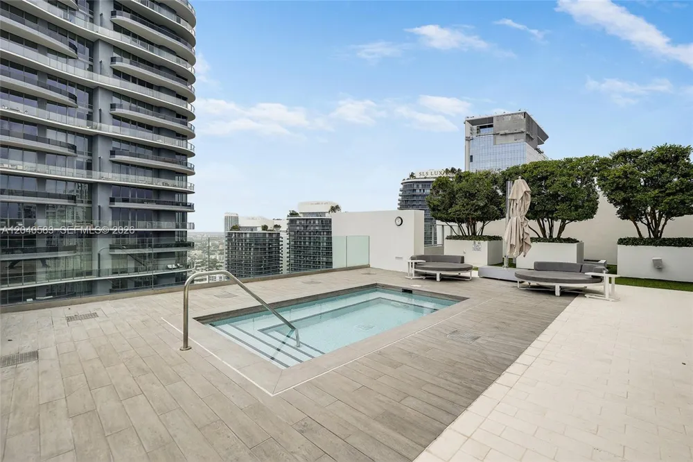 1010 Brickell Ave #3007 Miami, FL 33131