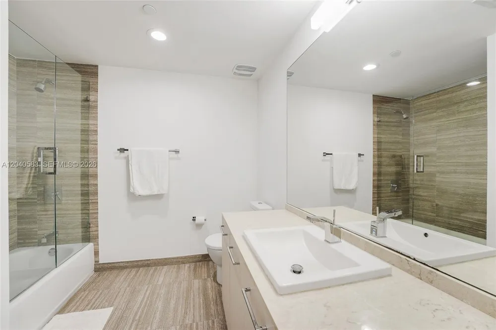 1010 Brickell Ave #3007 Miami, FL 33131