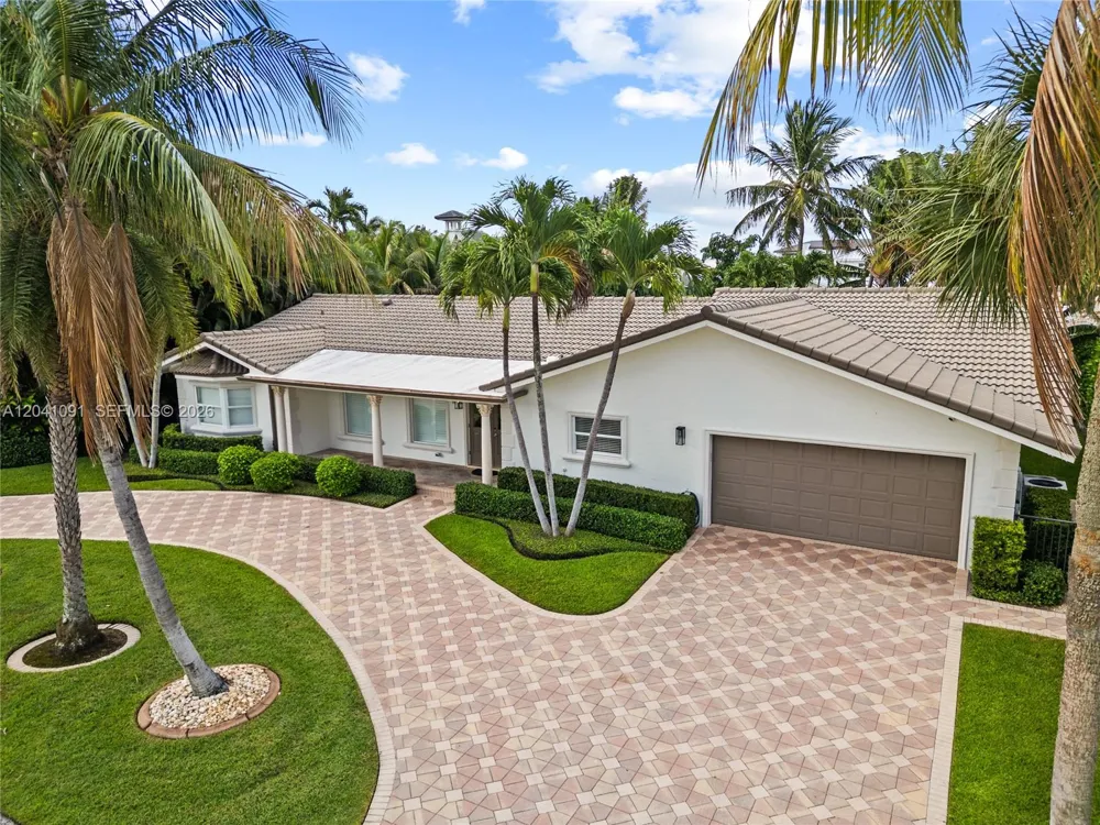 18 Eleuthera Dr Ocean Ridge, FL 33435