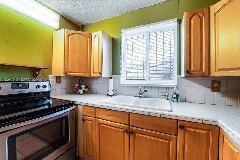11941 SW 4th St Miami, FL 33184