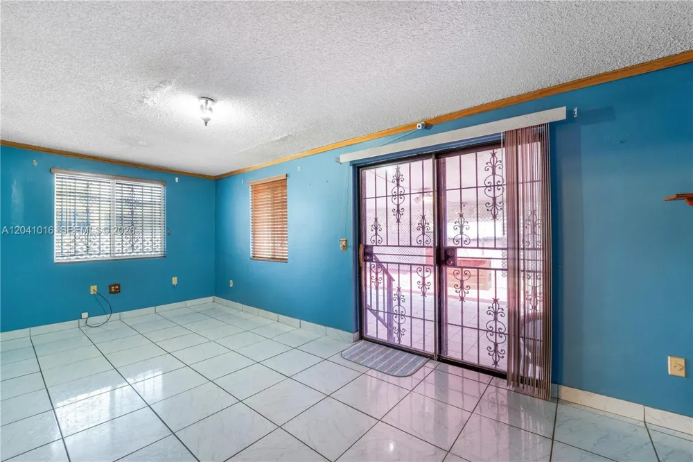 11941 SW 4th St Miami, FL 33184