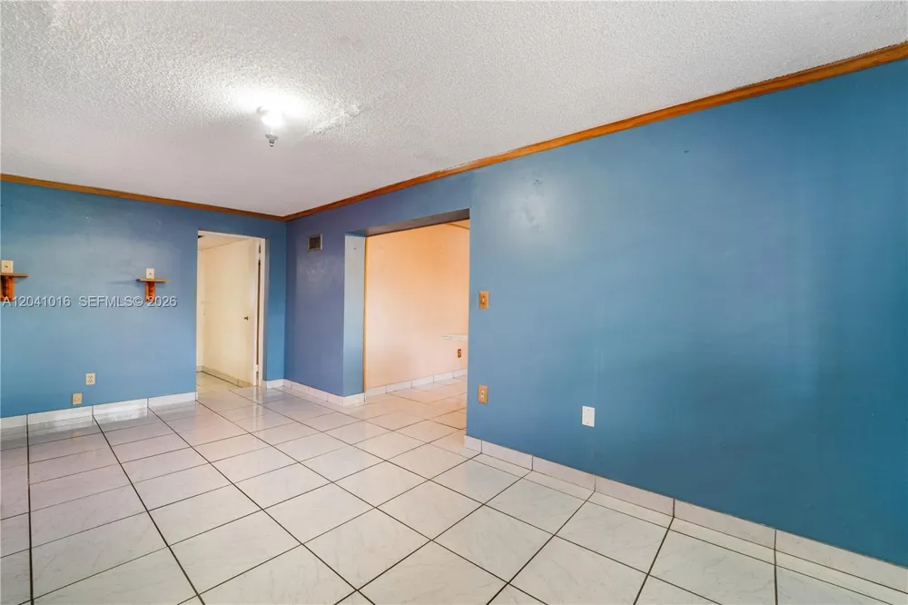 11941 SW 4th St Miami, FL 33184