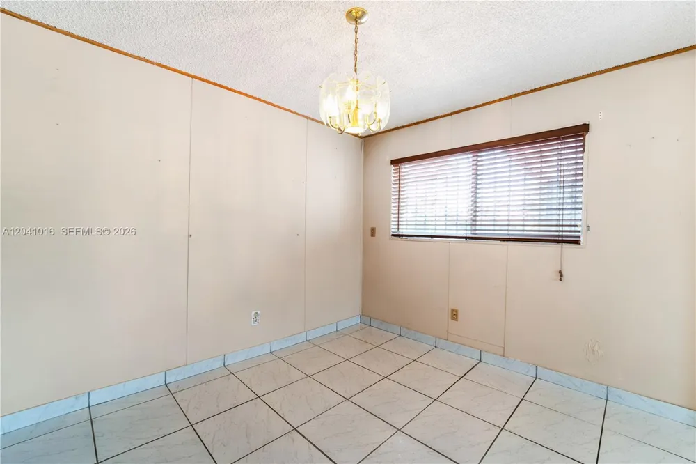 11941 SW 4th St Miami, FL 33184