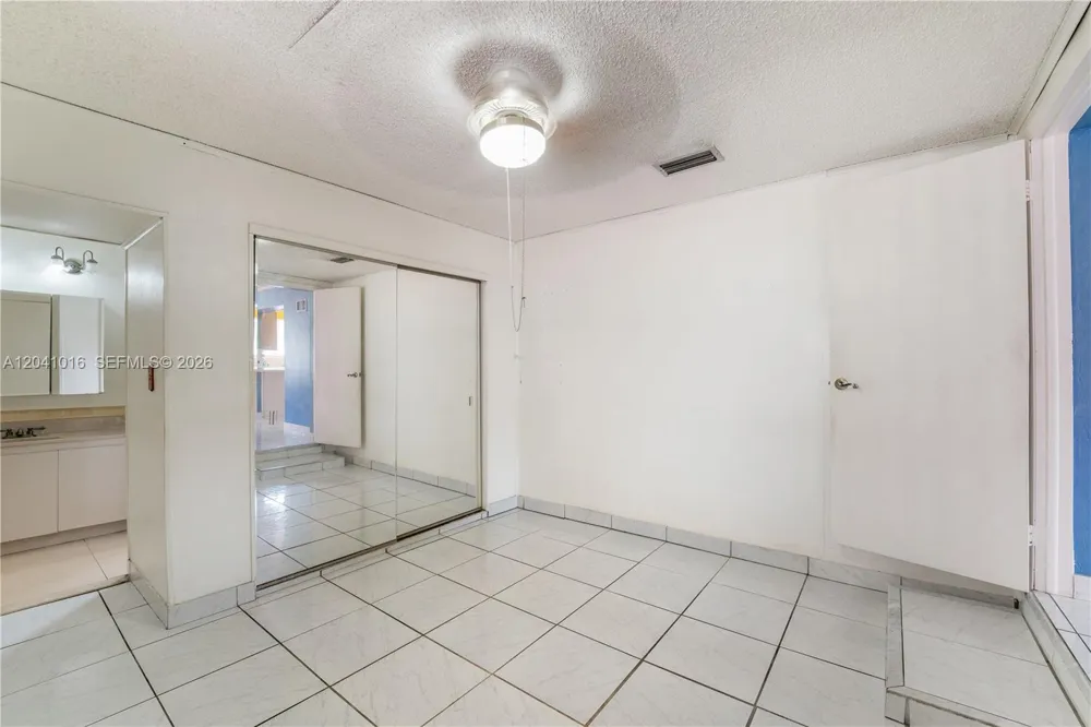 11941 SW 4th St Miami, FL 33184