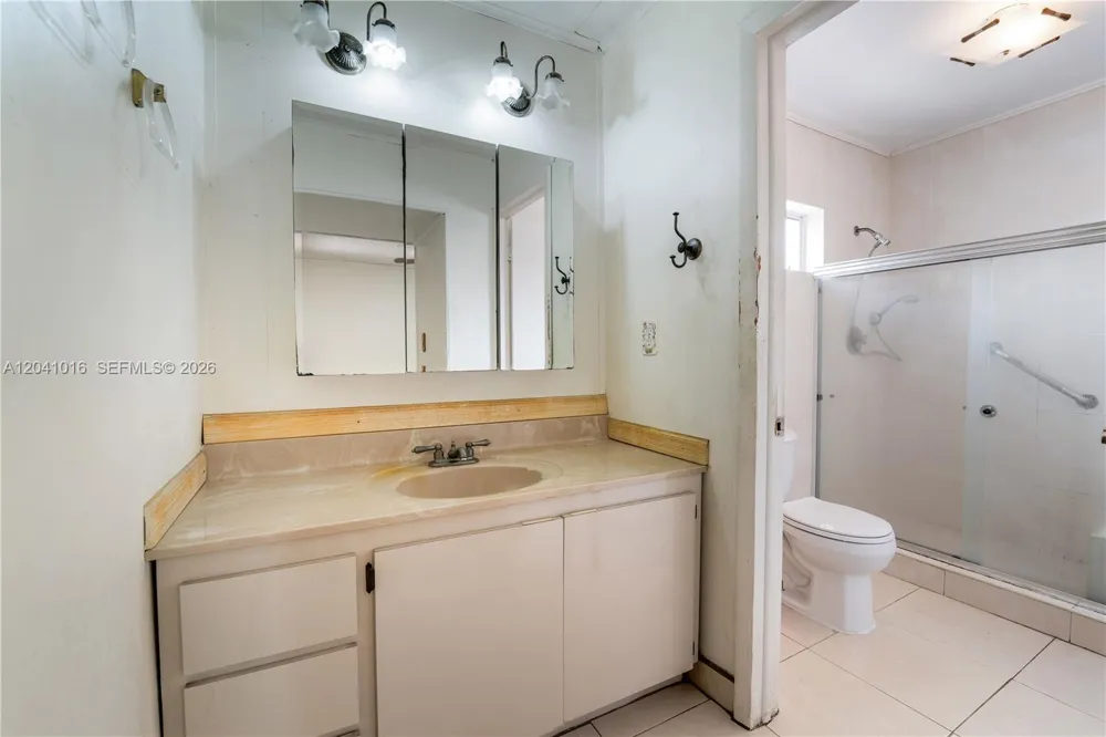 11941 SW 4th St Miami, FL 33184
