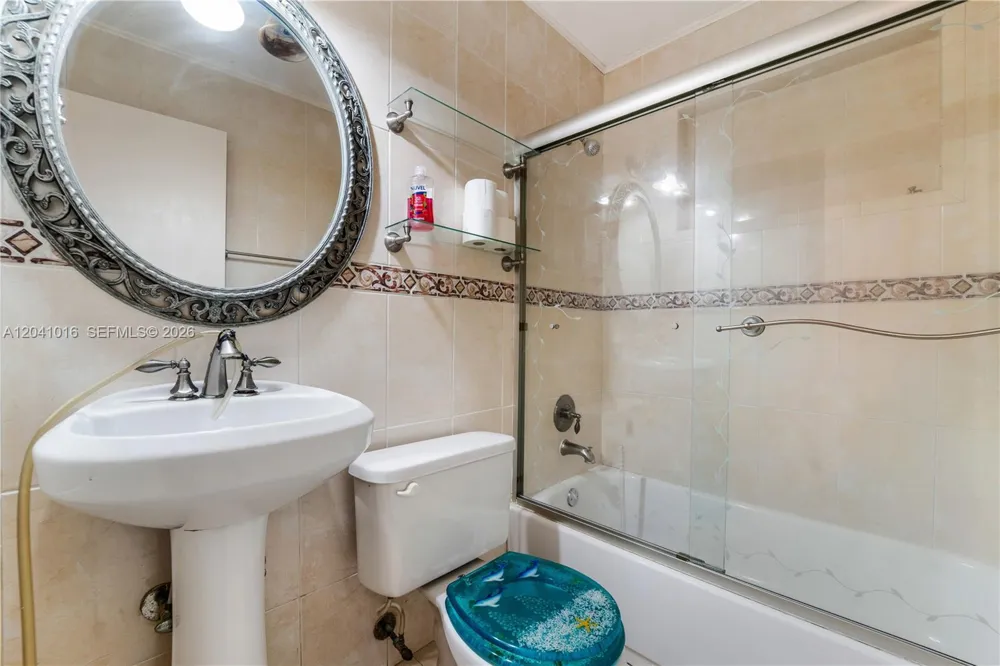 11941 SW 4th St Miami, FL 33184