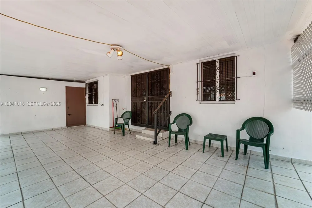 11941 SW 4th St Miami, FL 33184
