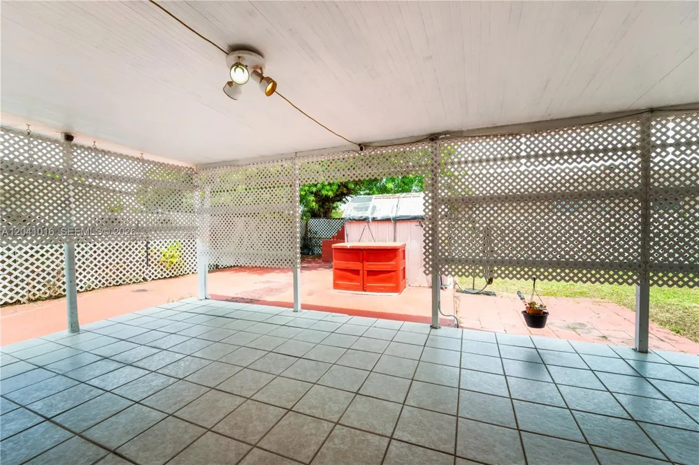 11941 SW 4th St Miami, FL 33184