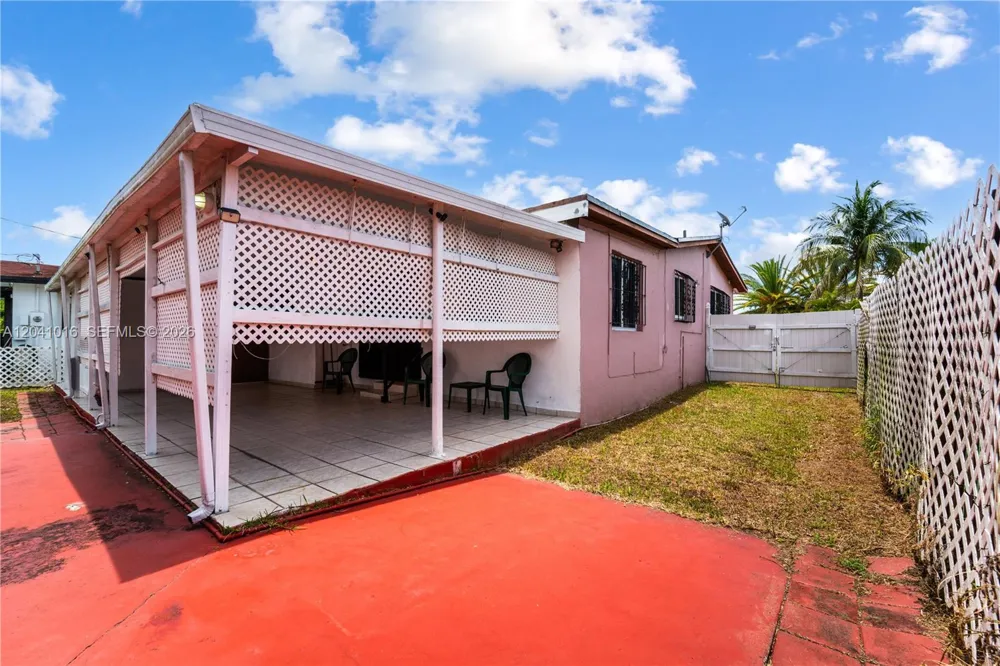 11941 SW 4th St Miami, FL 33184