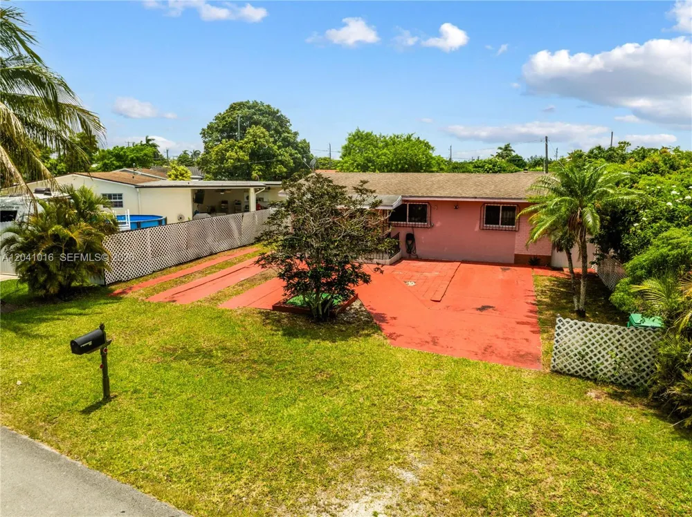 11941 SW 4th St Miami, FL 33184