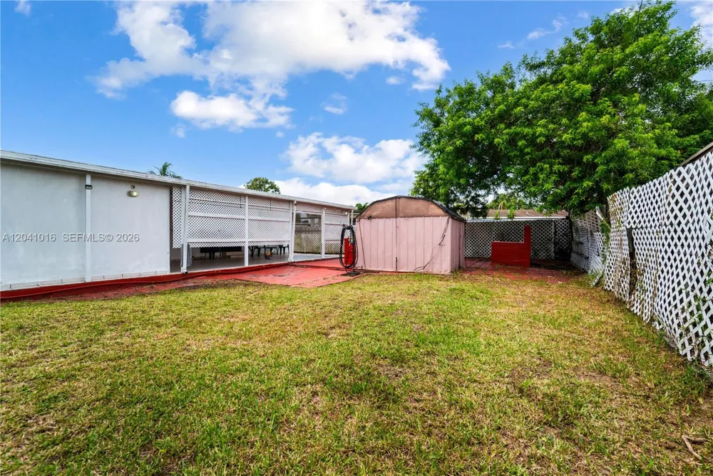 11941 SW 4th St Miami, FL 33184