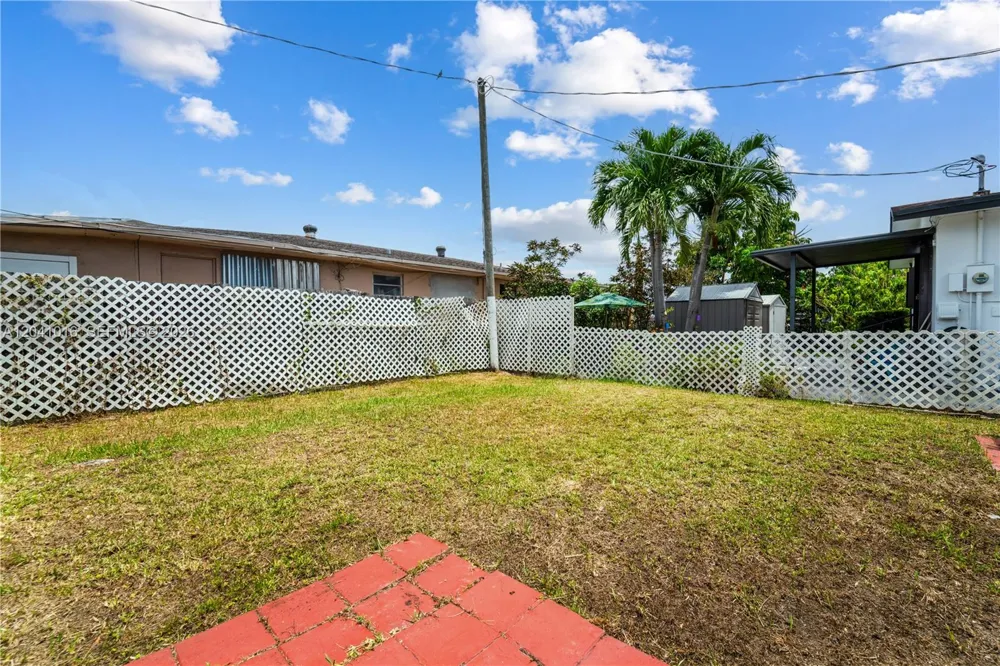 11941 SW 4th St Miami, FL 33184