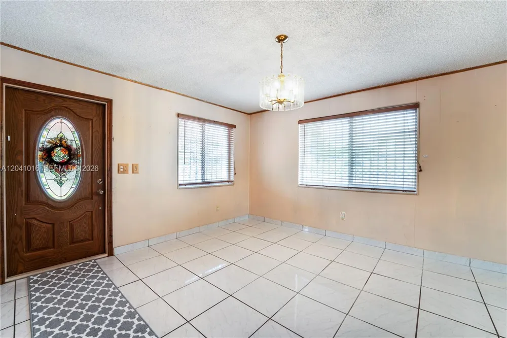 11941 SW 4th St Miami, FL 33184