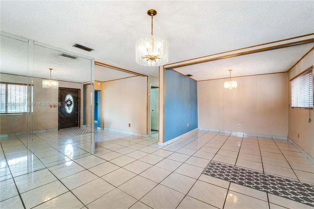 11941 SW 4th St Miami, FL 33184
