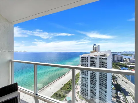 16699 Collins Ave #3309