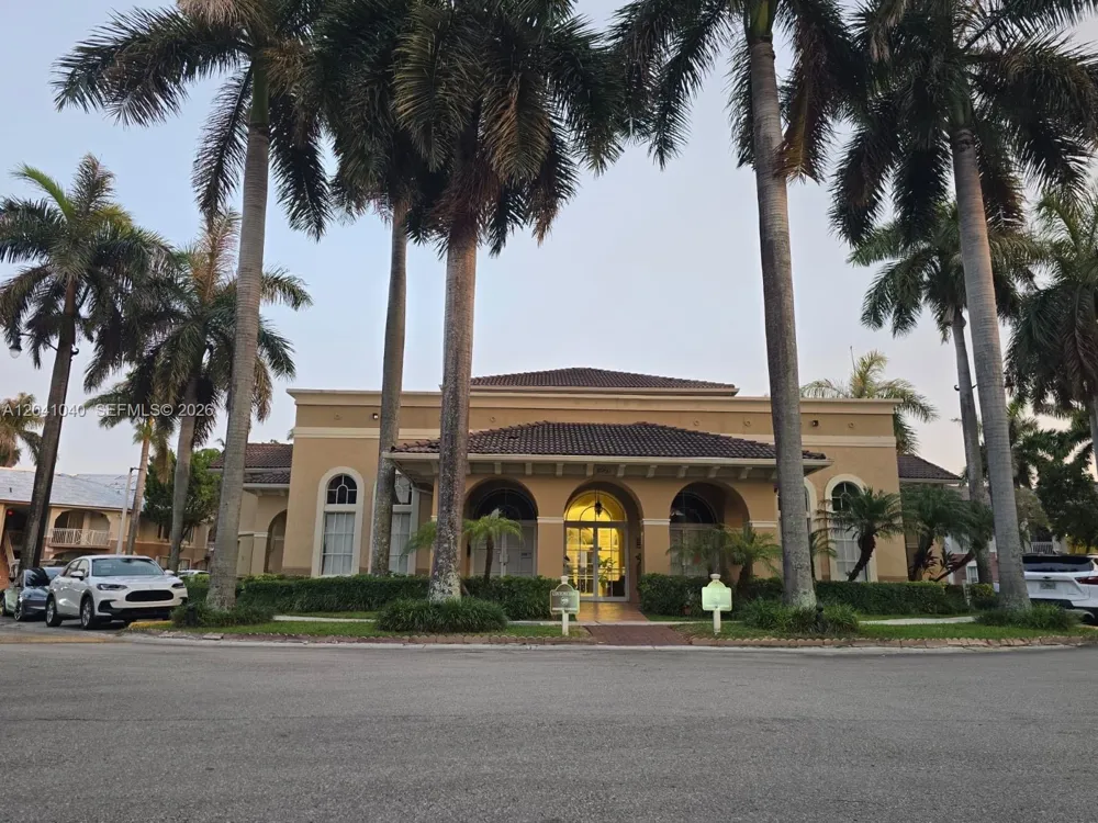 8936 W Flagler St #204 Miami, FL 33174