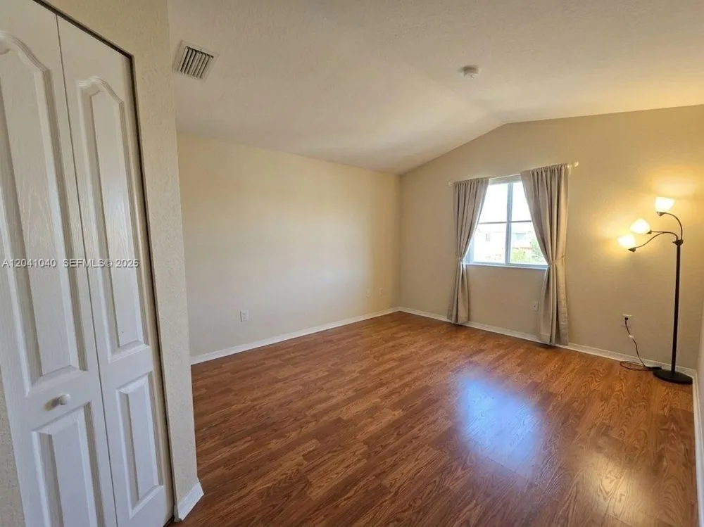 8936 W Flagler St #204 Miami, FL 33174