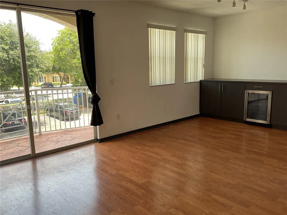 8936 W Flagler St #204 Miami, FL 33174