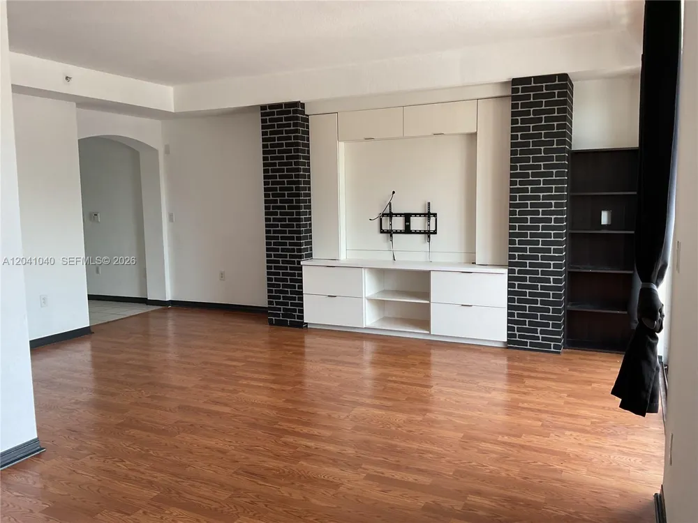 8936 W Flagler St #204 Miami, FL 33174