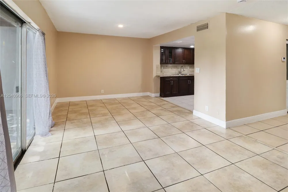 6336 Boulevard Of Champions #5 North Lauderdale, FL 33068