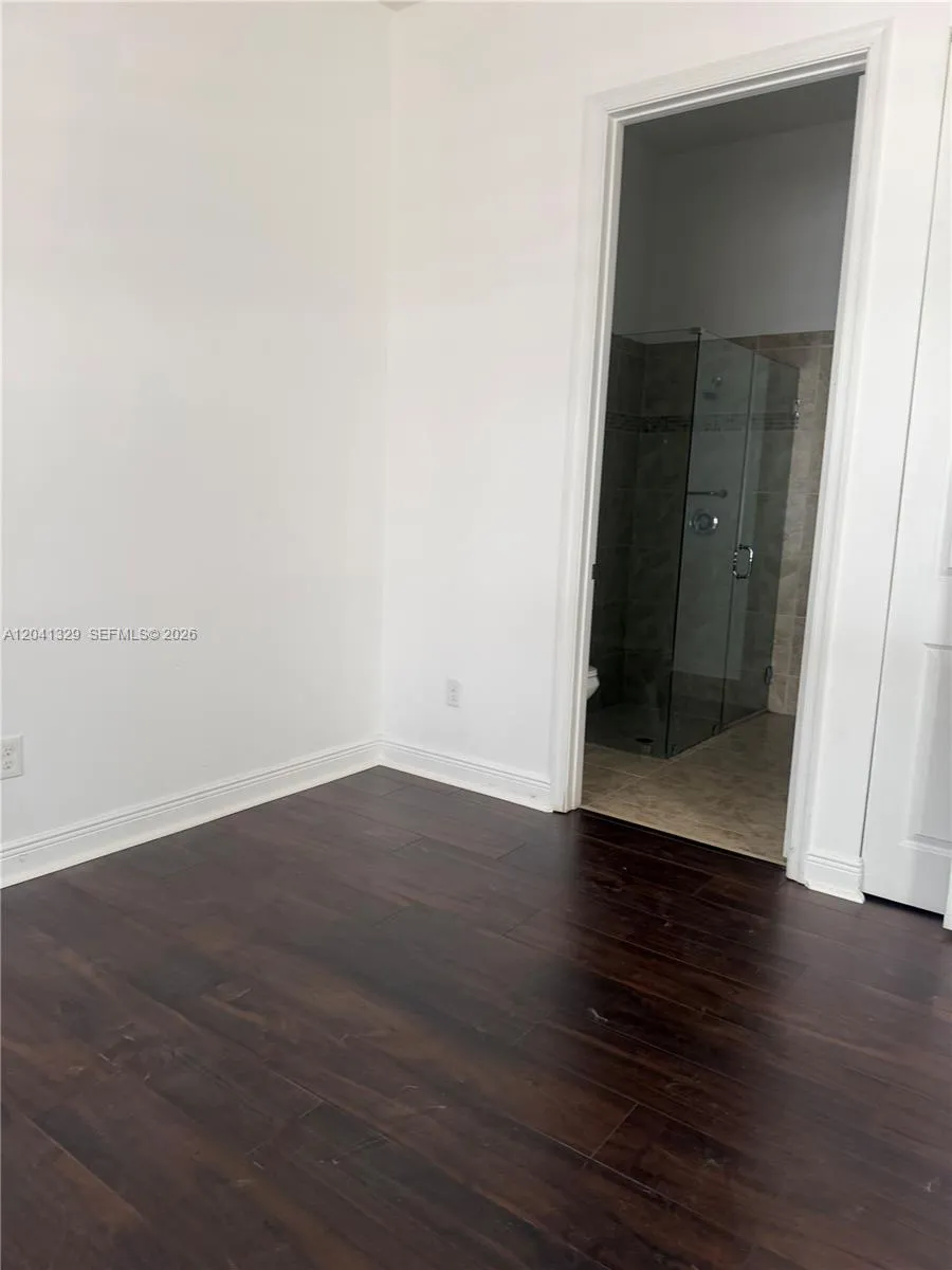 8478 NW 52nd St Doral, FL 33166