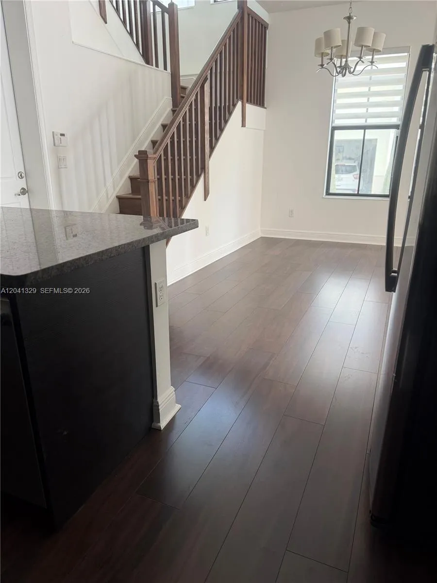 8478 NW 52nd St Doral, FL 33166