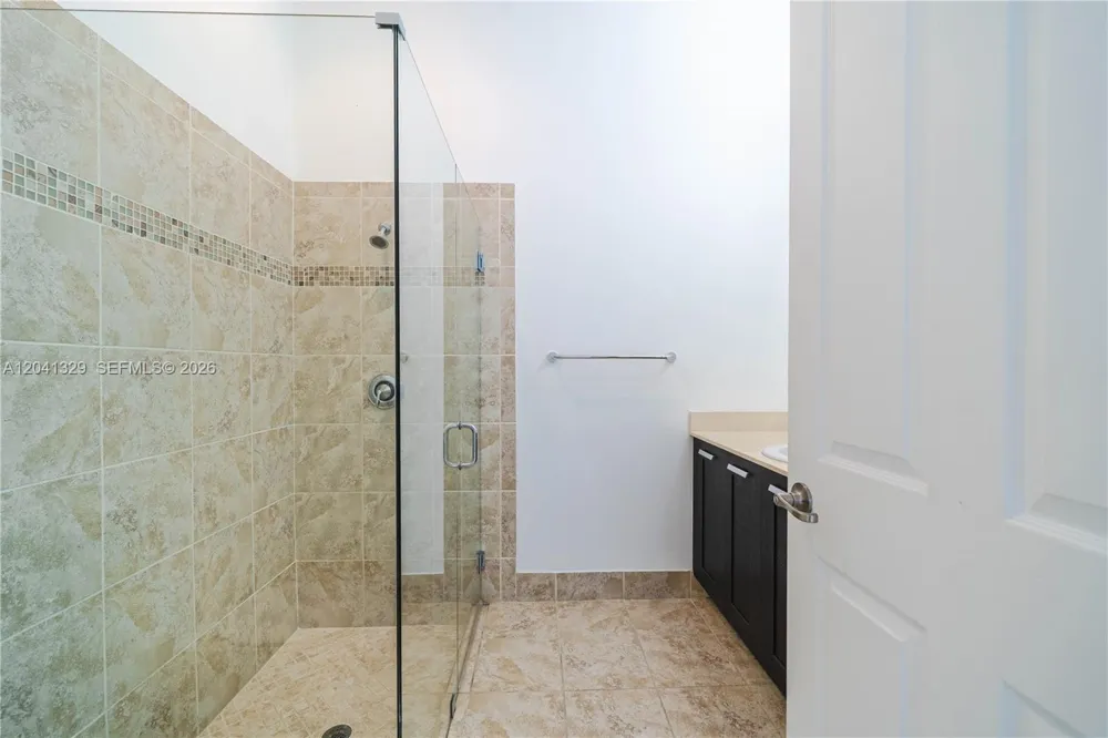 8478 NW 52nd St Doral, FL 33166