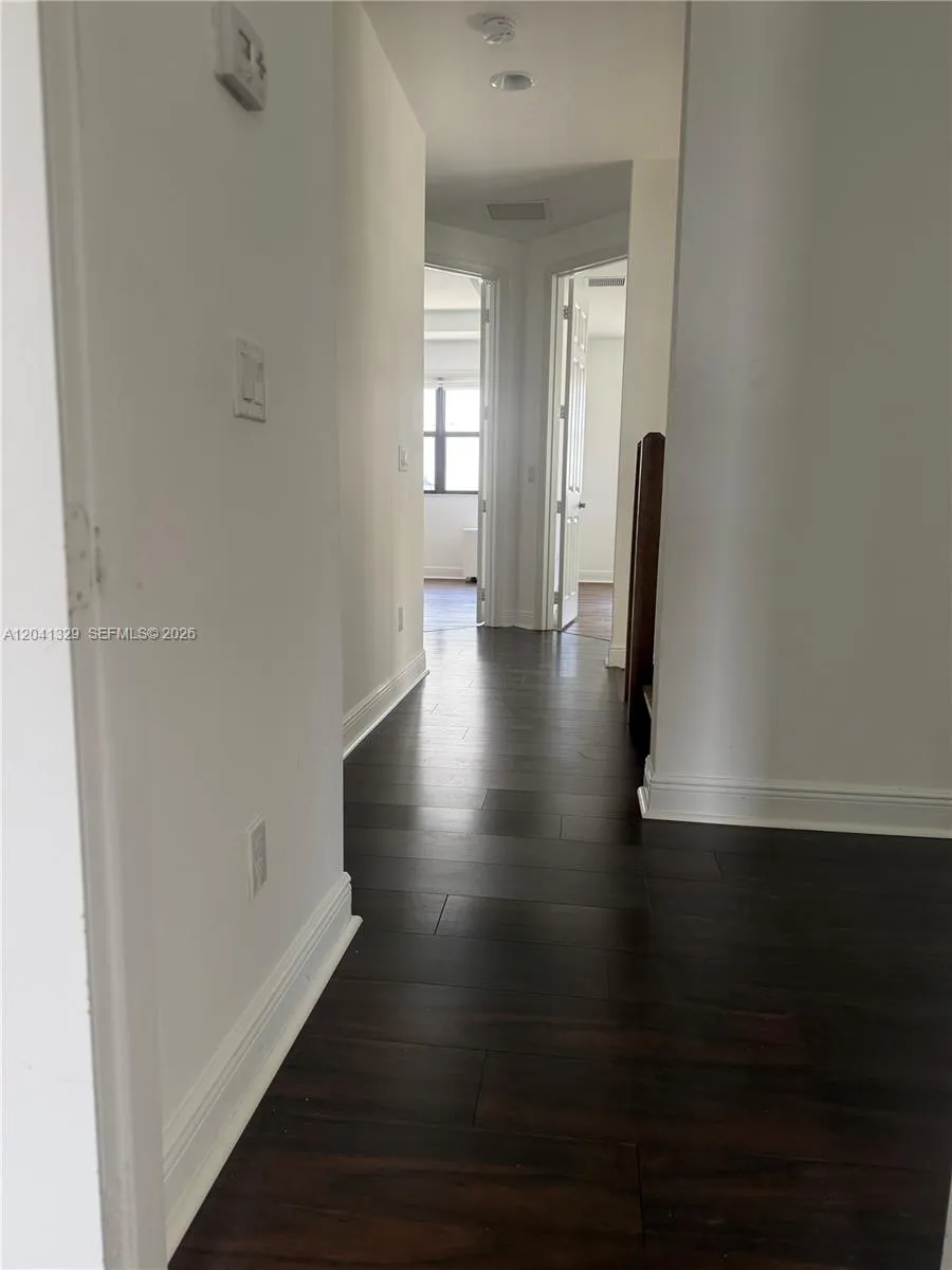 8478 NW 52nd St Doral, FL 33166