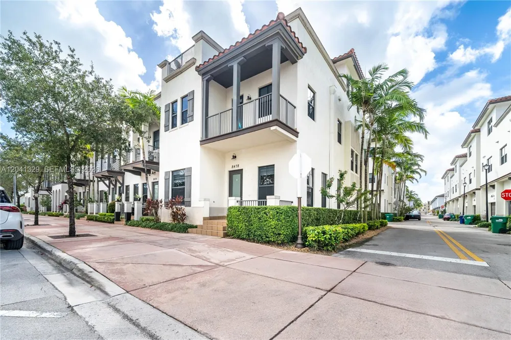 8478 NW 52nd St Doral, FL 33166