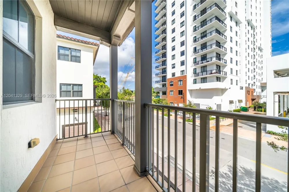 8478 NW 52nd St Doral, FL 33166