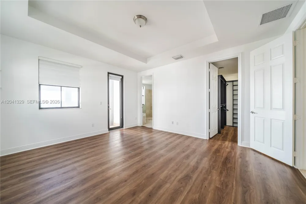 8478 NW 52nd St Doral, FL 33166