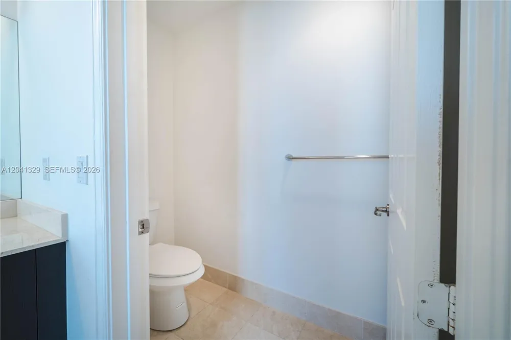 8478 NW 52nd St Doral, FL 33166