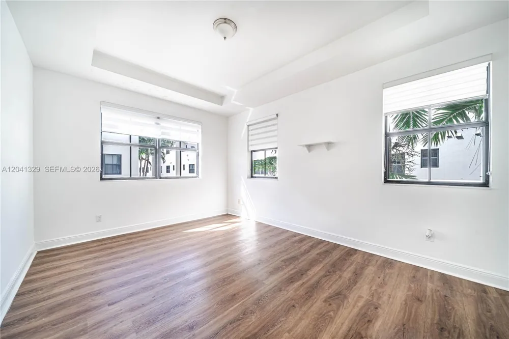 8478 NW 52nd St Doral, FL 33166