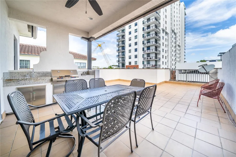 8478 NW 52nd St Doral, FL 33166