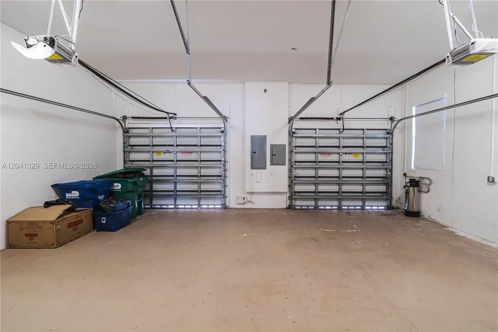 8478 NW 52nd St Doral, FL 33166